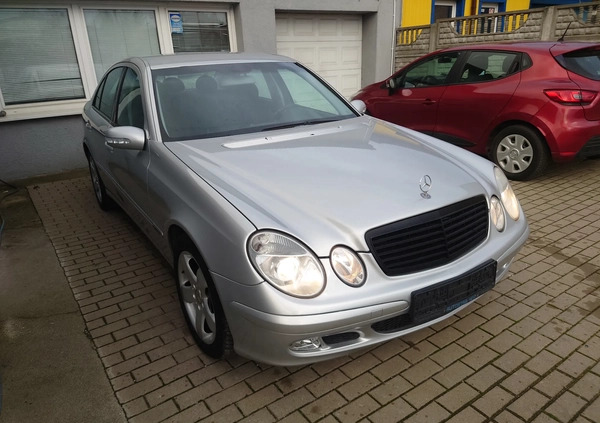 Mercedes-Benz Klasa E cena 21900 przebieg: 183406, rok produkcji 2004 z Zgierz małe 301